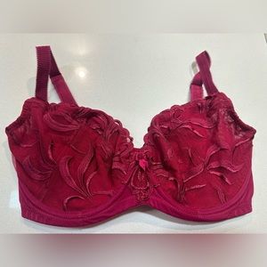 Change lingerie lace wired bra in beautiful magenta pink